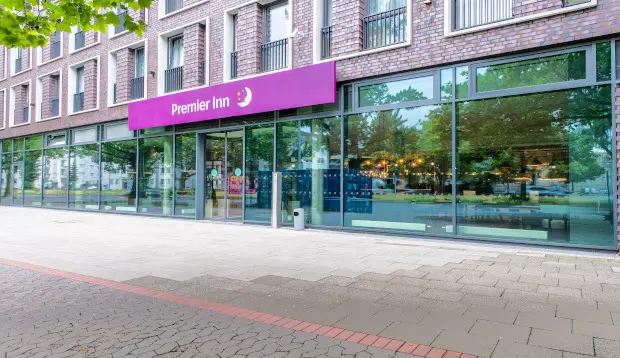 hotels to disconnect alone hannover Premier Inn Hannover City University hotel