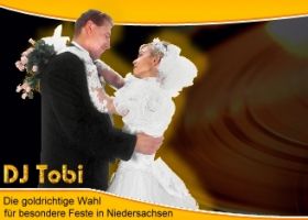 DJ Hannover, DJ Tobi aus Hannover, Ihr DJ mit Festpreis. Sie suchen einen zuverlässigen, niveauvollen und günstigen DJ Niedersachsen? Ob für besondere Veranstaltungen wie z.B. Hochzeit, Geburtstag, Polterabend, Betriebsfest, Weihnachtsfeier, Silvesterfeier oder Tanzveranstaltungen jeglicher Art, DJ Tobi aus Hannover führt Sie mit viel Schwung, Niveau und Erfahrung musikalisch durch den Abend. Und das alles zu einem attraktiven Festpreis. Ich freue mich auf Sie.